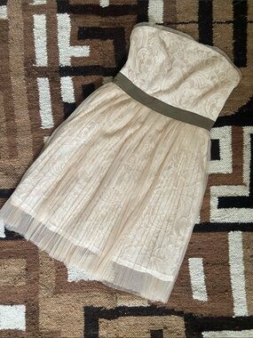 Ryu Anthropologie Strapless Lace Dress in Cream with Olive Band M